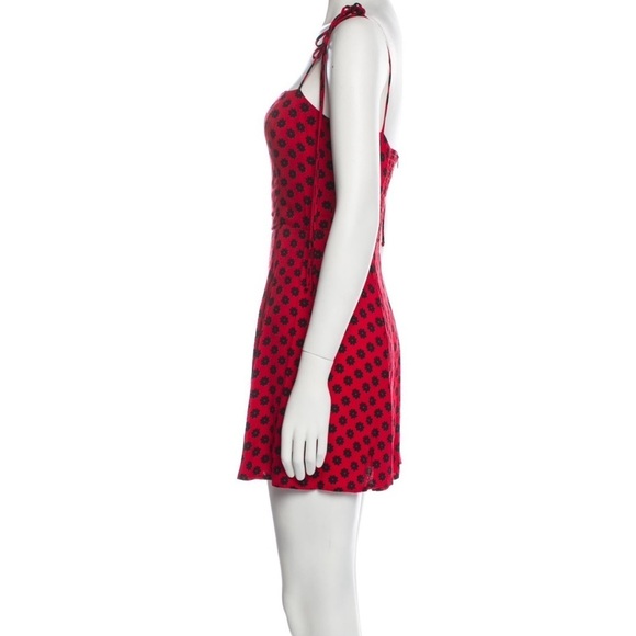 Reformation - Picture 2 of 10